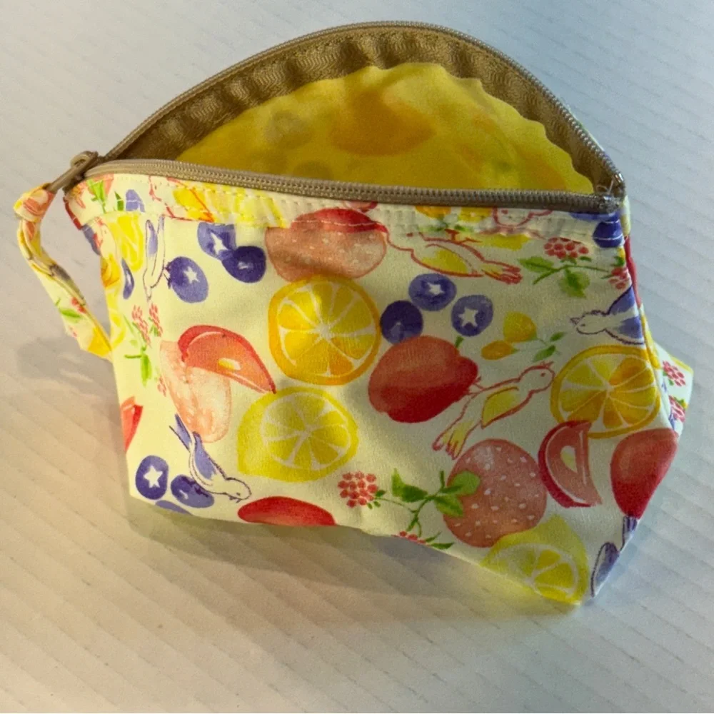 🍓 🆕 Brighton Zippered Fruit & Bird Wristlet Pouch – Fresh & Fun! 🆕 - Picture 15 of 15
